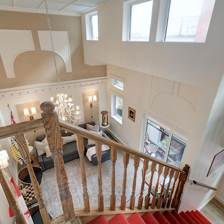 Victoria'S Parliamentary Suite With Private Rooftop Patio & Harbour View Exterior photo