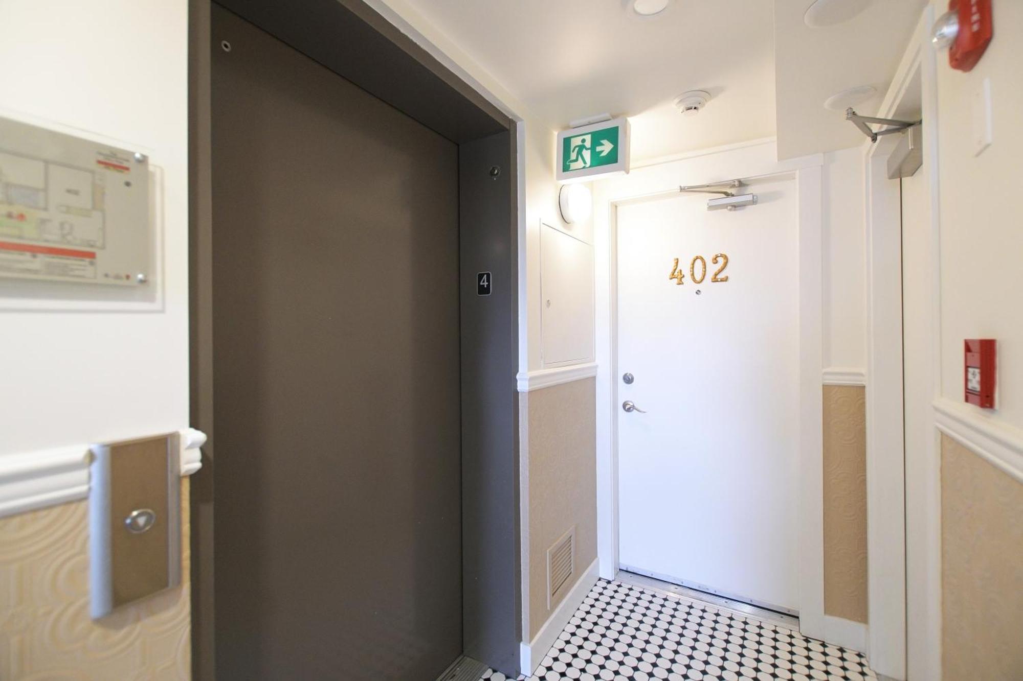 Victoria'S Parliamentary Suite With Private Rooftop Patio & Harbour View Exterior photo